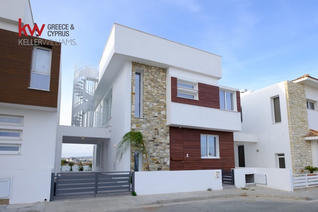 House in Dromolaxia, Larnaca, Cyprus 2 - 15846660