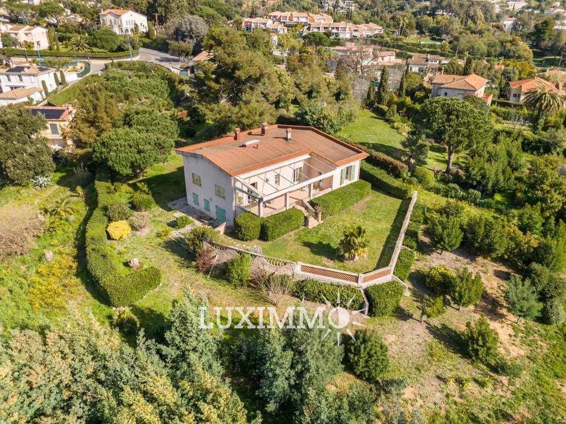 Villa in Le Grand Duc-Minelle, Mandelieu-la-Napoule, France 2 - 15847403