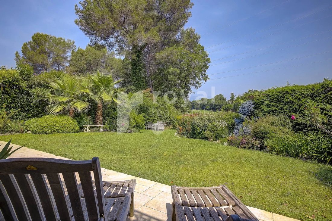 Villa in Mougins, Provence-Alpes-Côte d'Azur, France 4 - 15843317