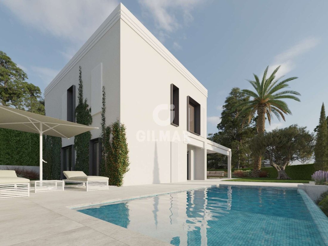 Villa in Fuencarral-El Pardo, Madrid, Spain 2 - 15847449