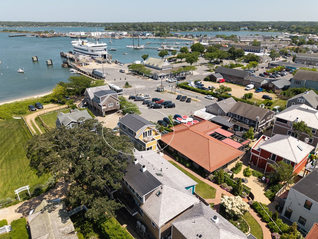 Condo in Oak Bluffs, Massachusetts, United States 2 - 15507991