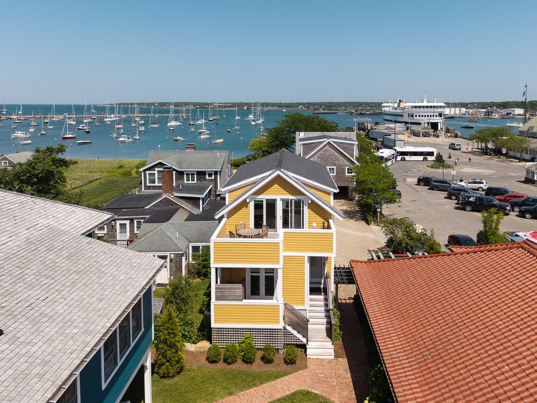 Condo in Oak Bluffs, Massachusetts, United States 1 - 15507991