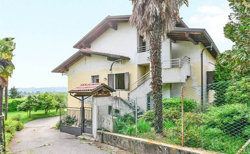 Villa in Intimiano, Lombardy, Italy 1