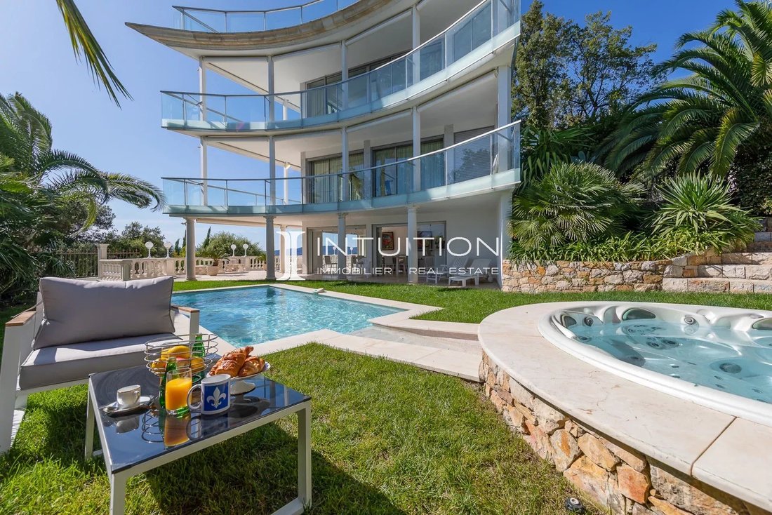 Villa in La Maure-Super Cannes, Vallauris, France 1 - 15847365