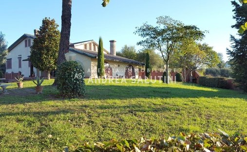 Villa in Montecalvoli, Tuscany, Italy 1