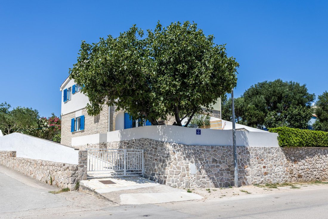 Villa in Murter, Sibenik-Knin County, Croatia 3 - 15849959