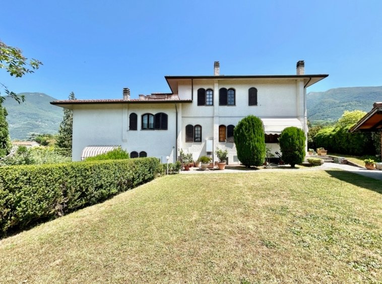 Villa in Camaiore, Tuscany, Italy 2 - 15849368