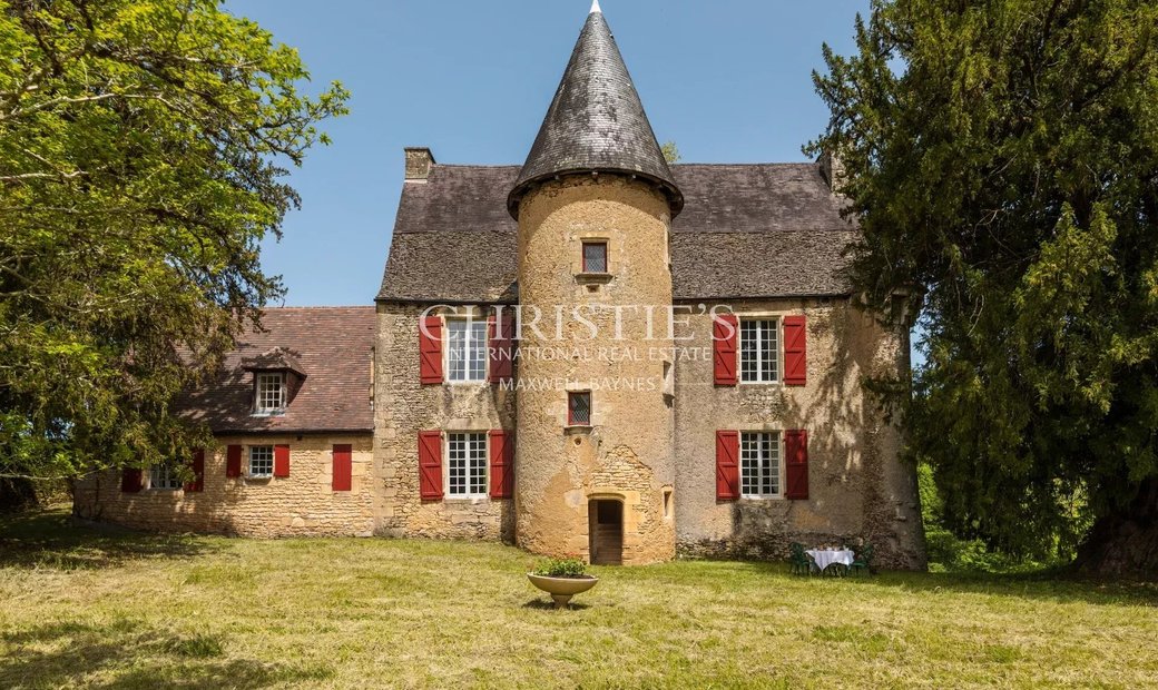 Castle for Sale in Sarlat-la-Canéda, Nouvelle-Aquitaine, France