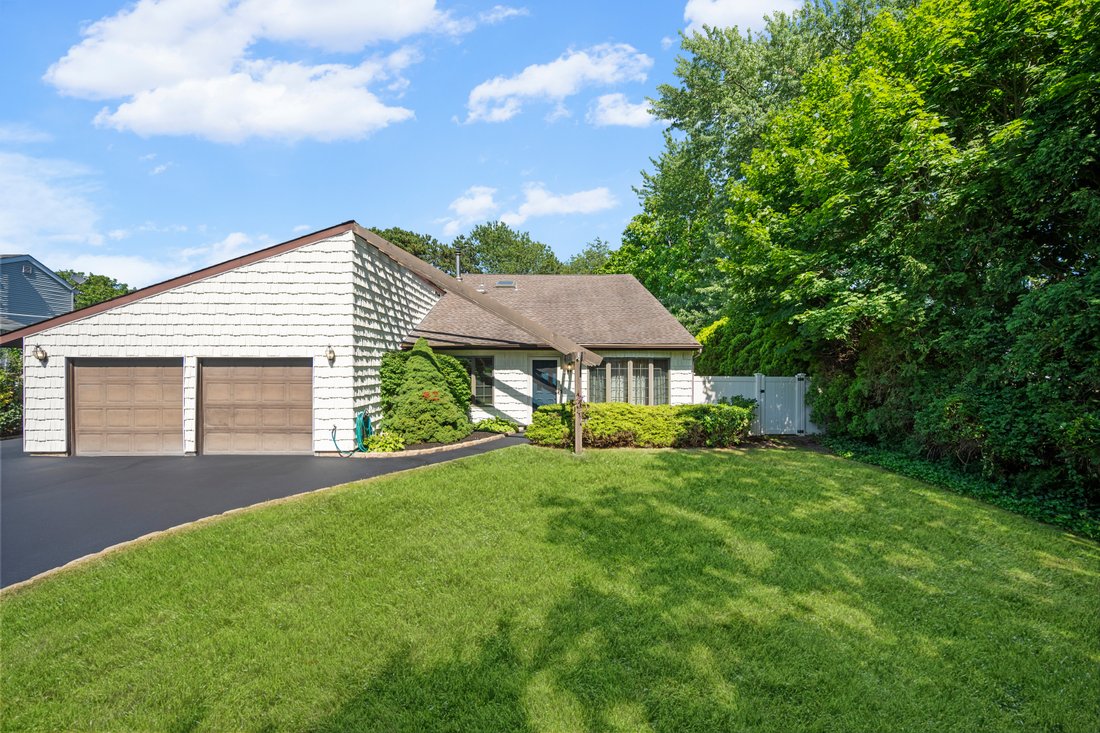 House in Medford, New York, United States 1 - 15848839
