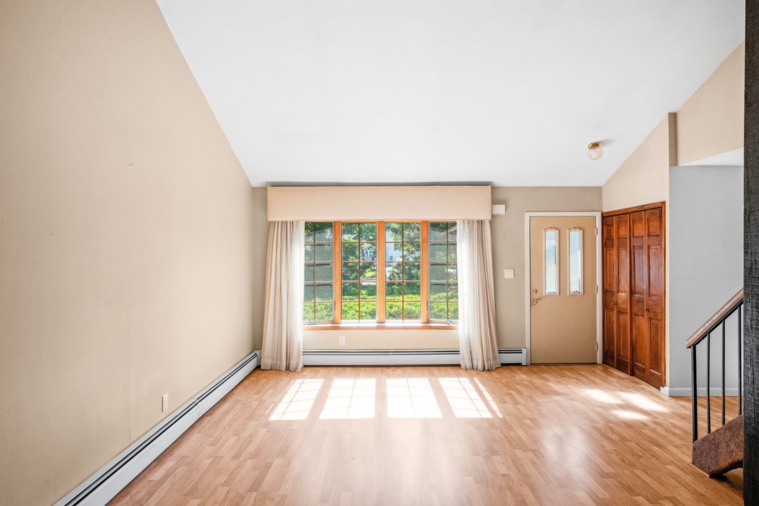 House in Medford, New York, United States 4 - 15848839
