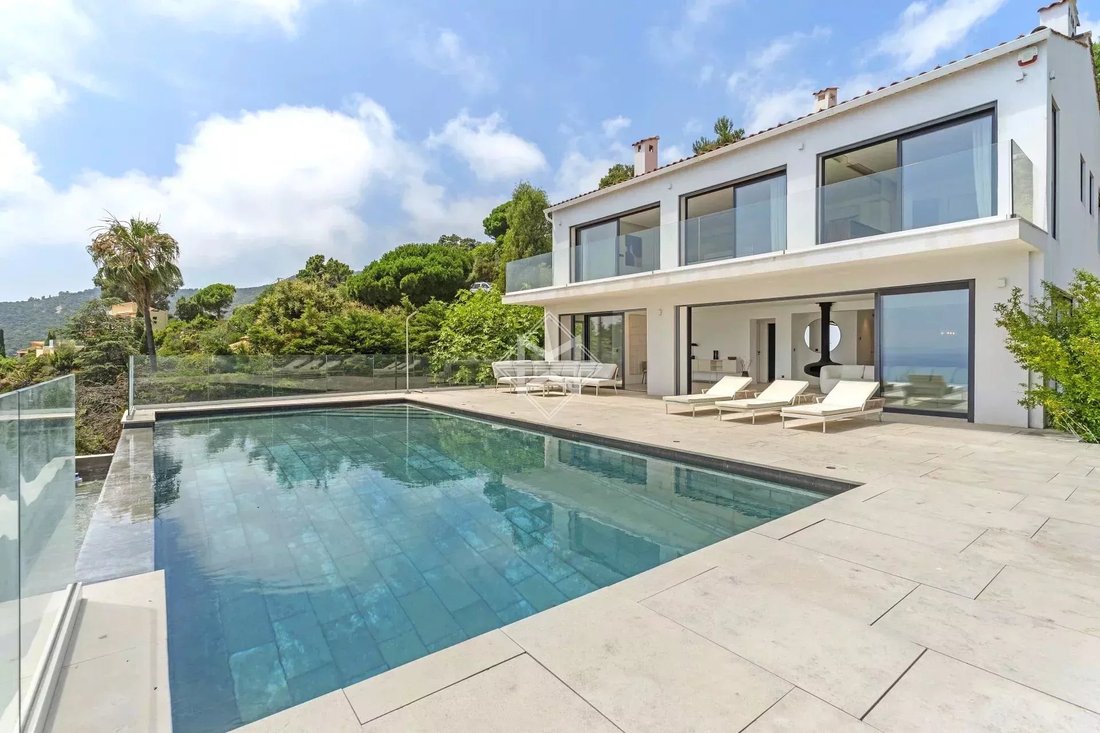 Villa in Rayol-Canadel-sur-Mer, Provence-Alpes-Côte d'Azur, France 2 - 12137791