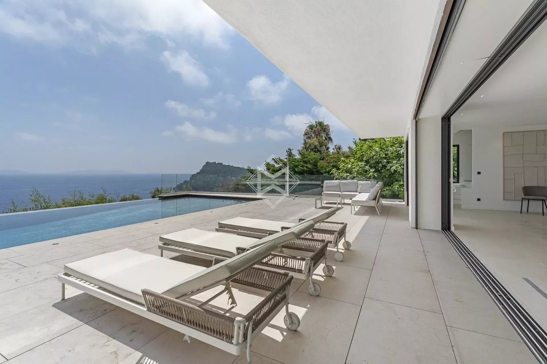 Villa in Rayol-Canadel-sur-Mer, Provence-Alpes-Côte d'Azur, France 4 - 12137791
