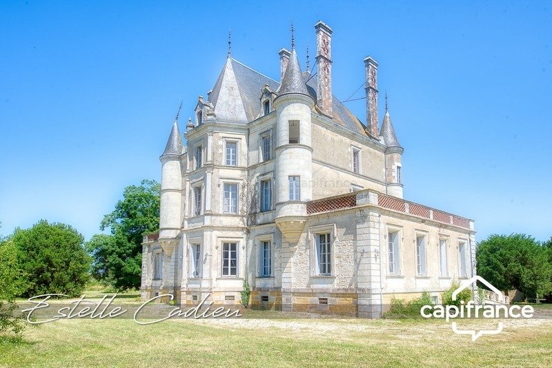 Château des Rêves Cachés – A Secret 19th-Century Haven in Loire’s Emerald Heart