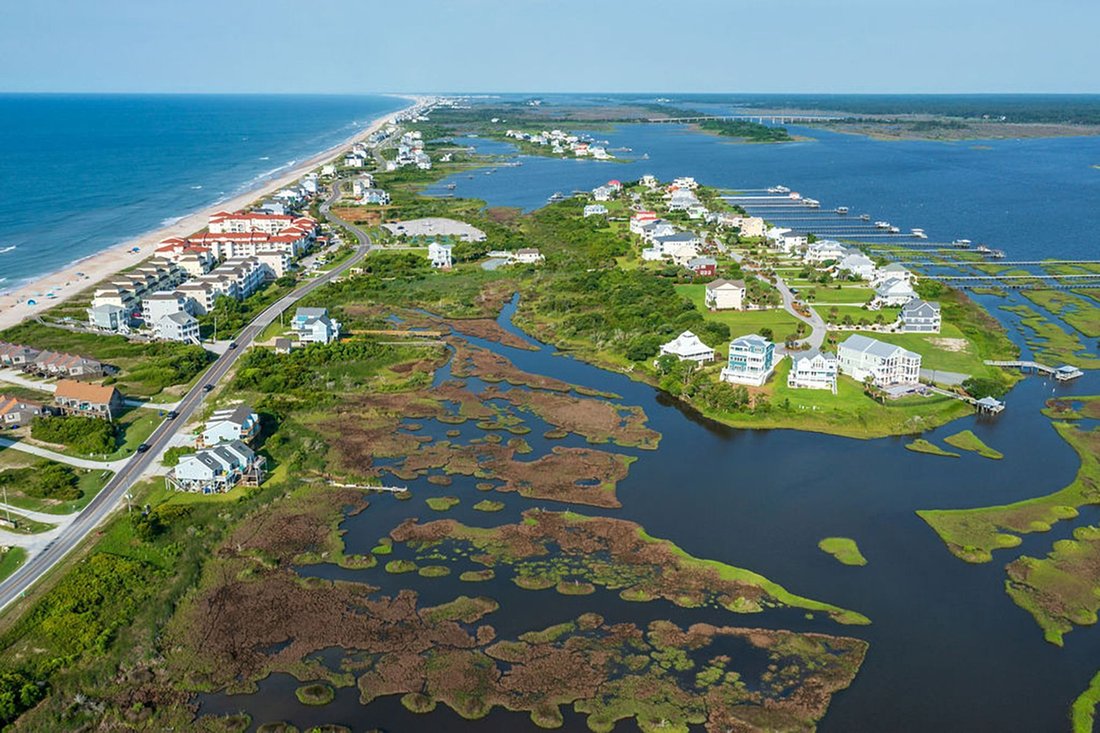 House in North Topsail Beach, North Carolina, United States 5 - 15848193