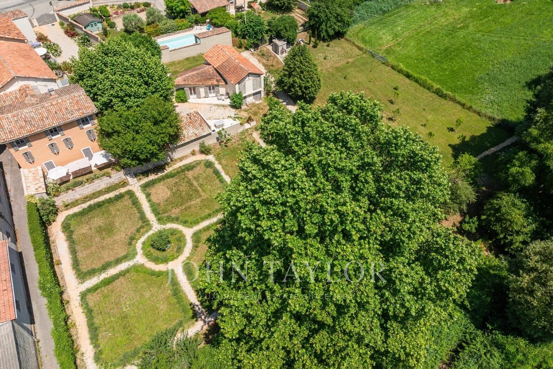 Estate in Riez, Provence-Alpes-Côte d'Azur, France 2 - 15849402
