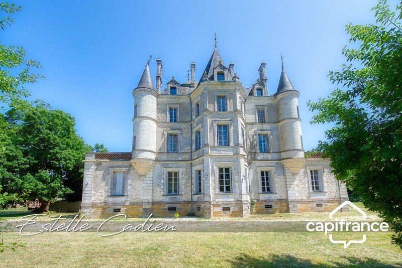 Château des Rêves Cachés – A Secret 19th-Century Haven in Loire’s Emerald Heart