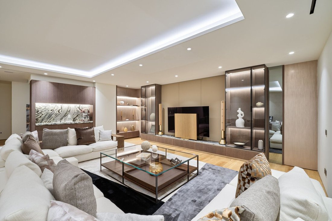 Apartment in Puerto Banus, Marbella, Spain 1 - 15848354