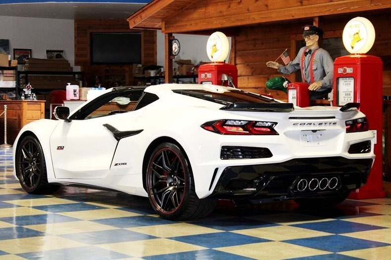 Z06 - 70th Anniversary 3LZ w/ 4 MILES  5.5L V8  Automatic  White Pearl Metallic! in New Braunfels, United States 5 - 15847812
