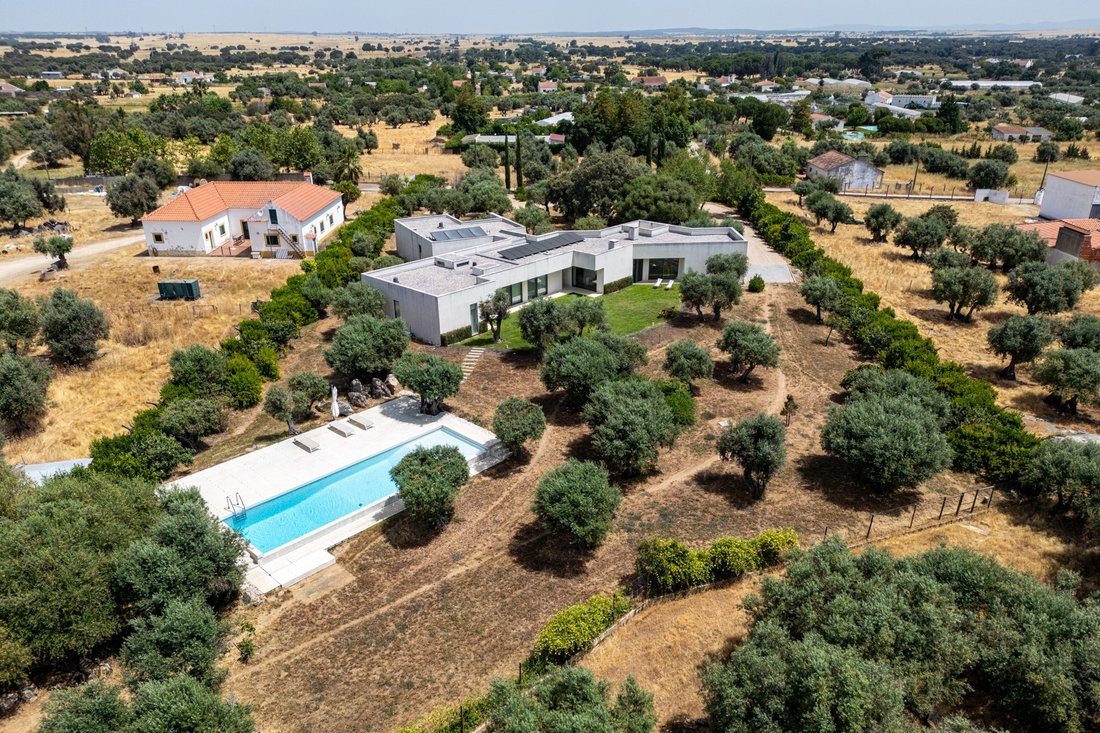 House in Evora (Sao Mamede, Se, Sao Pedro e Santo Antao), Évora District, Portugal 1 - 15842769