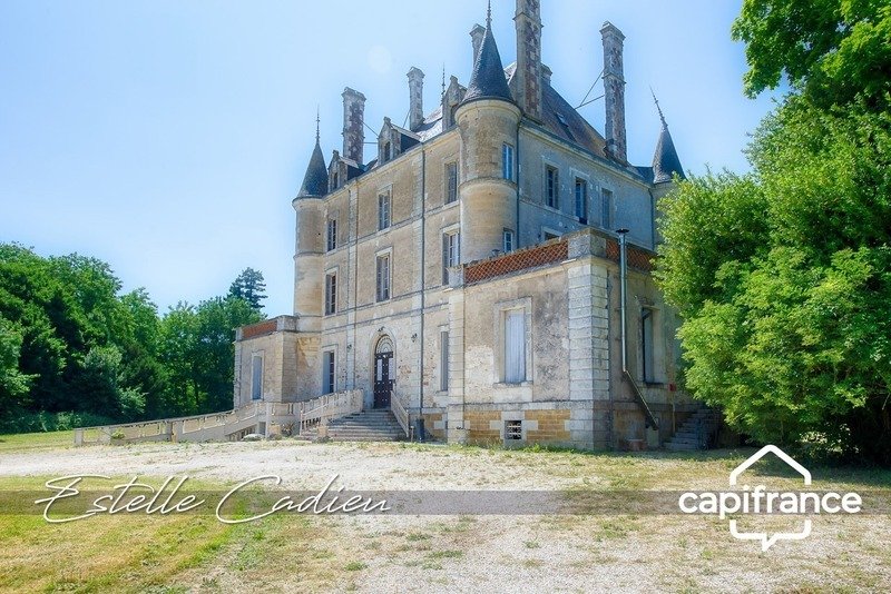 Château des Rêves Cachés – A Secret 19th-Century Haven in Loire’s Emerald Heart