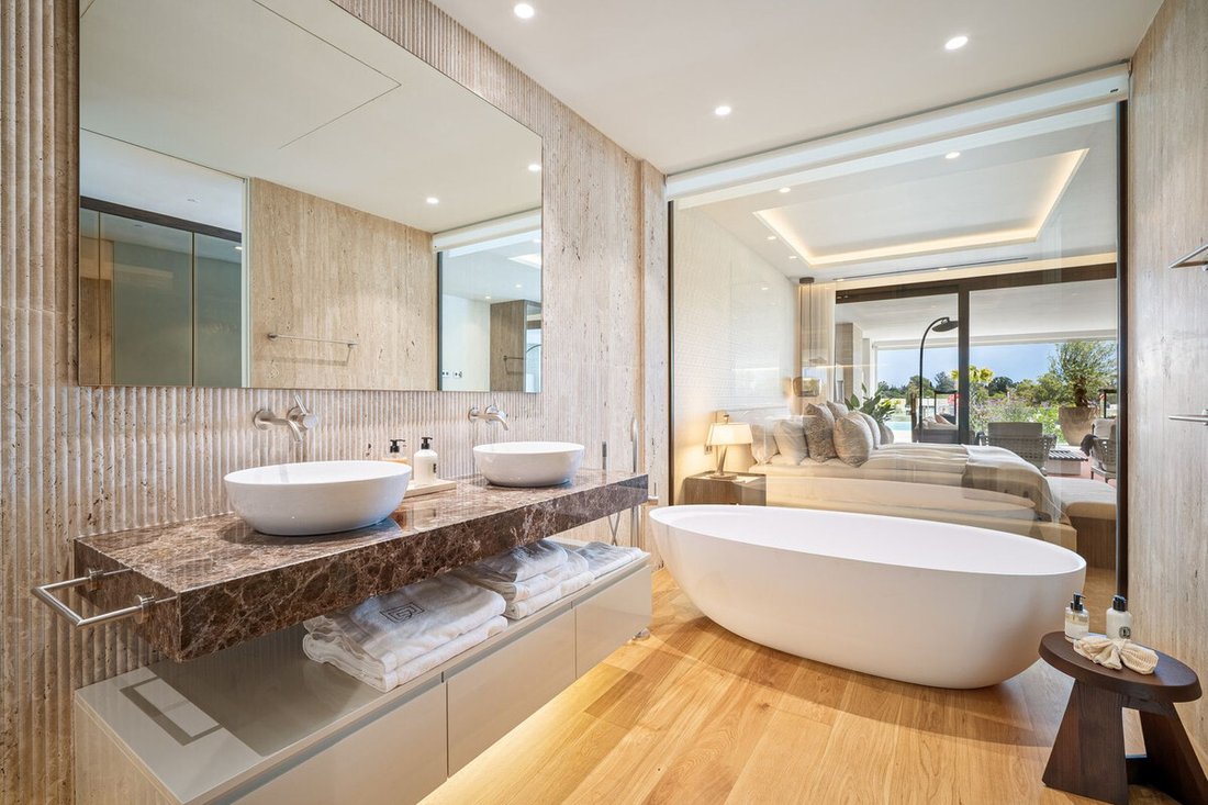 Apartment in Puerto Banus, Marbella, Spain 5 - 15848354