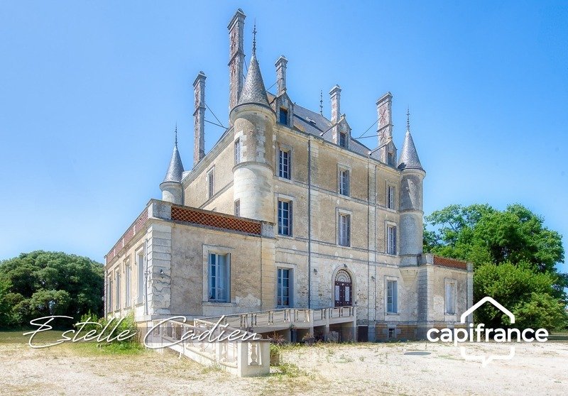 Château des Rêves Cachés – A Secret 19th-Century Haven in Loire’s Emerald Heart