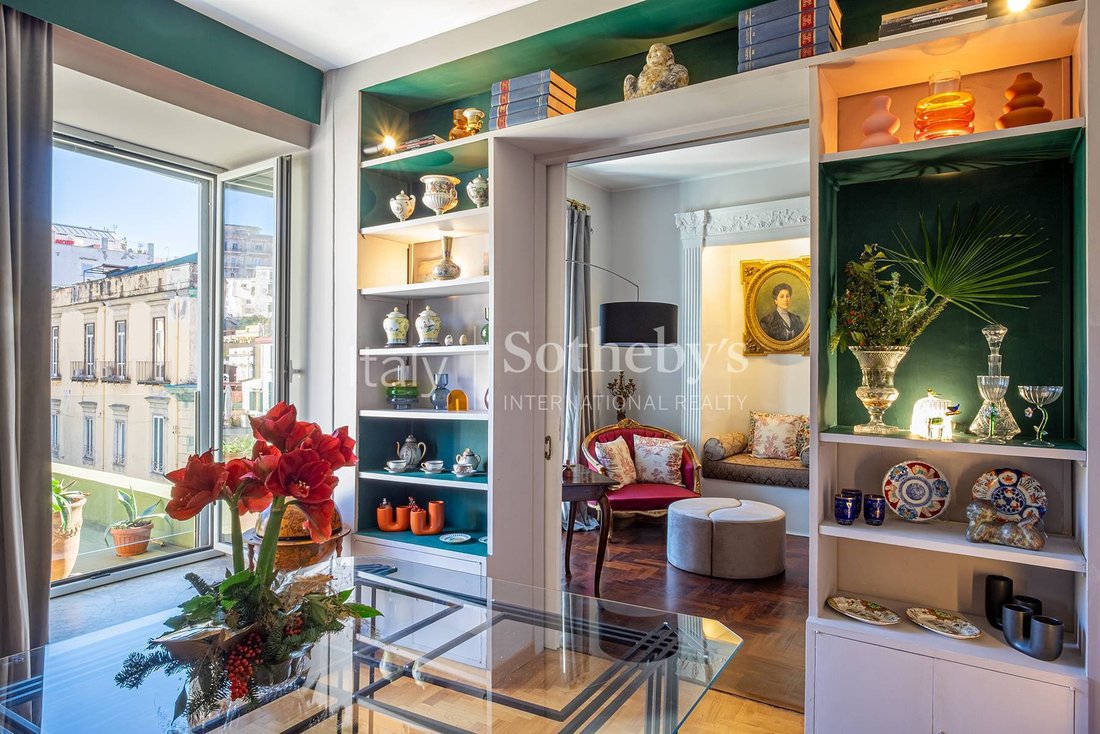 Apartment in Chiaia, Naples, Campania 4 - 13662764