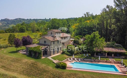 Estate in Montone, Umbria, Italy 1