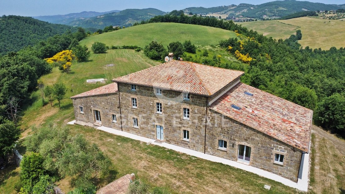 Estate in Gubbio, Umbria, Italy 3 - 15850091