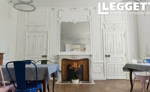 Vienne Department (86) 19th And 20th Century Chateau 345 Acres Of Land