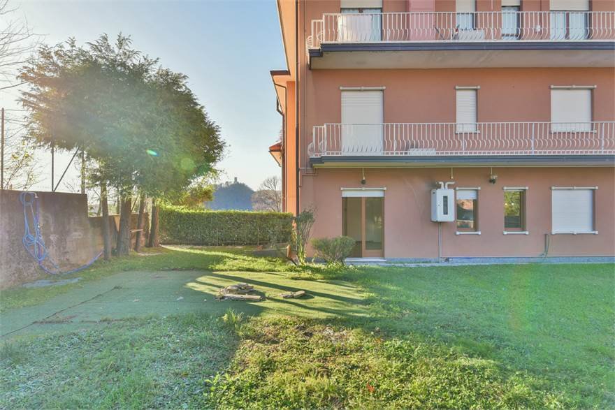 Apartment in Historic Center, Como, Lombardy 2 - 15849376