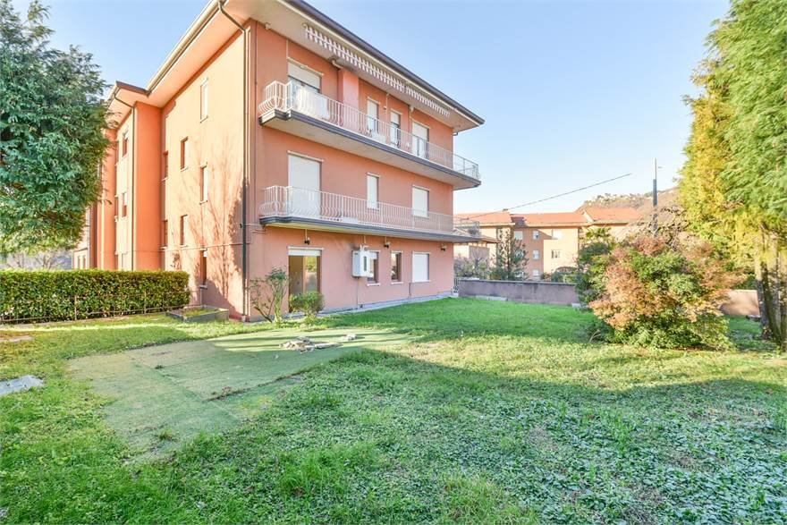 Apartment in Historic Center, Como, Lombardy 1 - 15849376