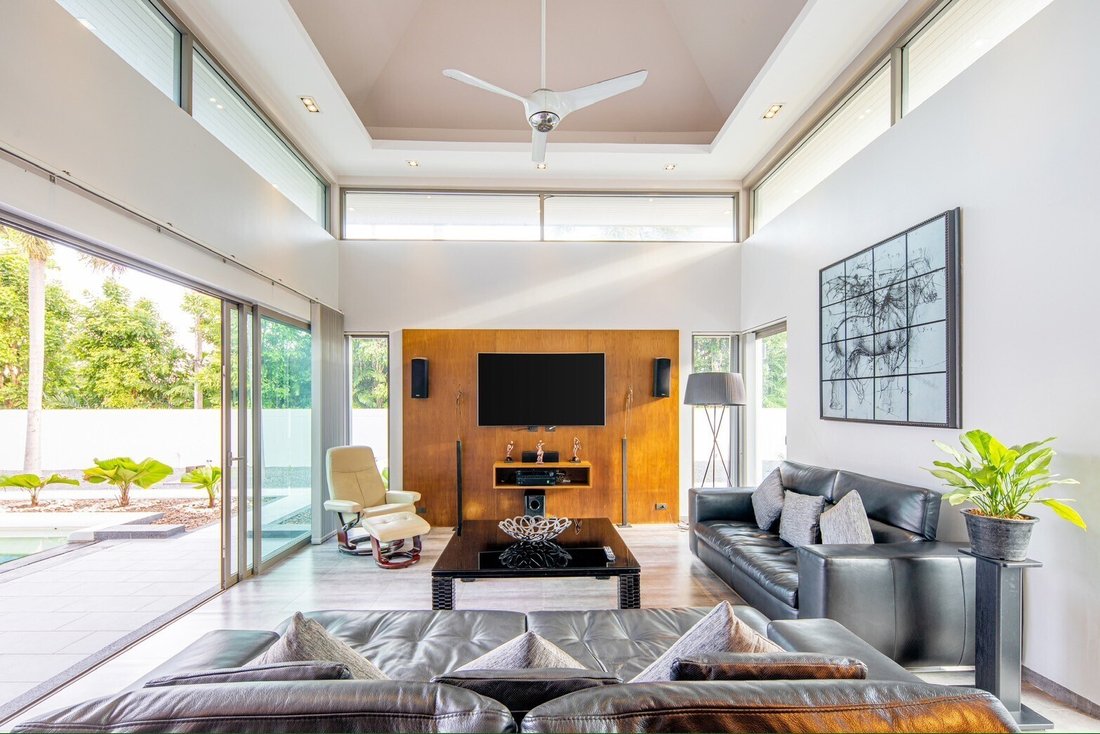 Villa in Si Sunthon, Phuket, Thailand 2 - 15851465