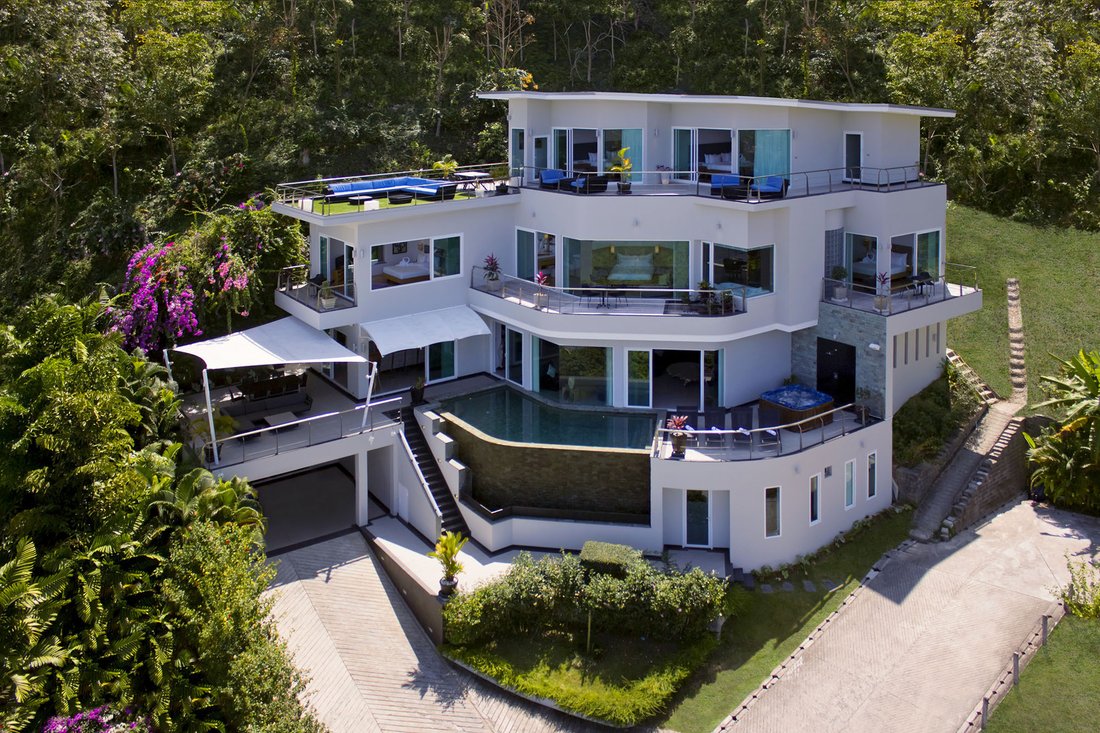 Villa in Choeng Thale, Phuket, Thailand 1 - 15851508
