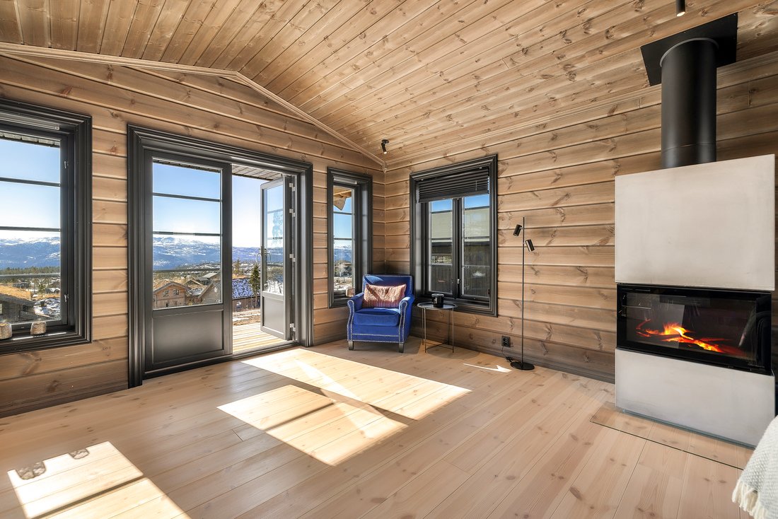 Turufjell’s Crown: A Modern Alpine Sanctuary Where Sunlight Dances - 5