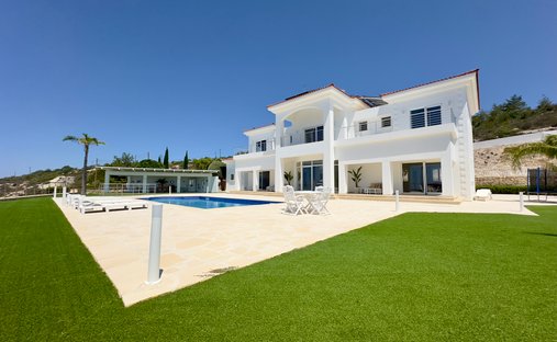 Villa in Peyia, Paphos, Cyprus 1
