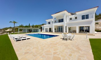 Villa in Peyia, Paphos, Cyprus 1