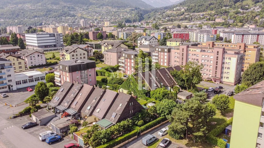 Charming Semi Detached Villa With Garden