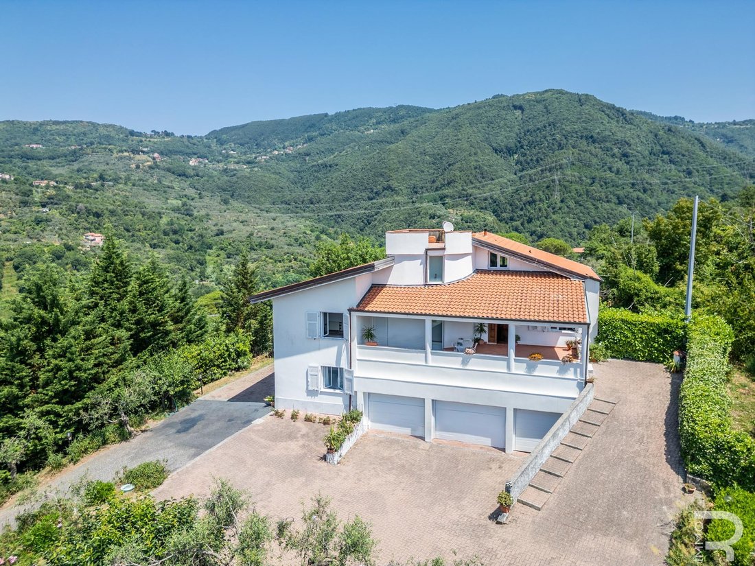 Villa in Fosdinovo, Tuscany, Italy 1 - 15851866