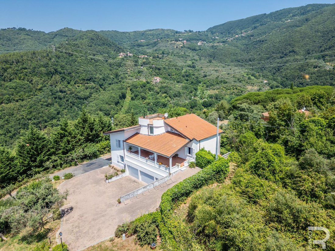 Villa in Fosdinovo, Tuscany, Italy 2 - 15851866