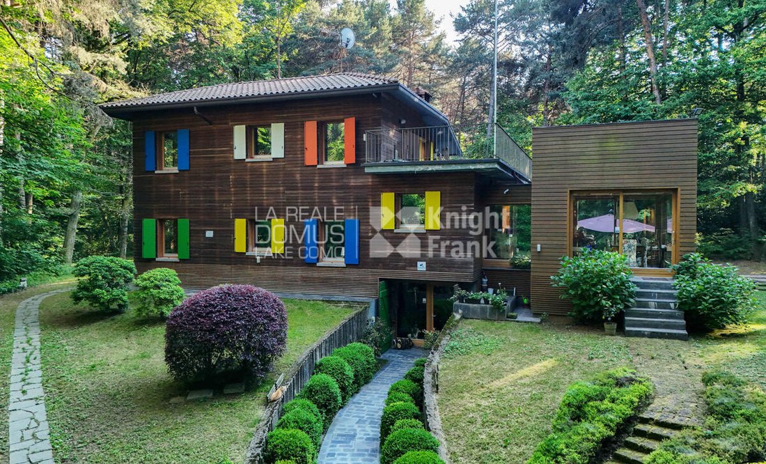 Villa in Appiano Gentile, Lombardy, Italy 2 - 15852439