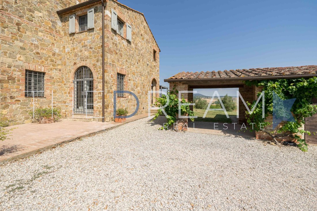 Villa in Asciano, Tuscany, Italy 4 - 15853361