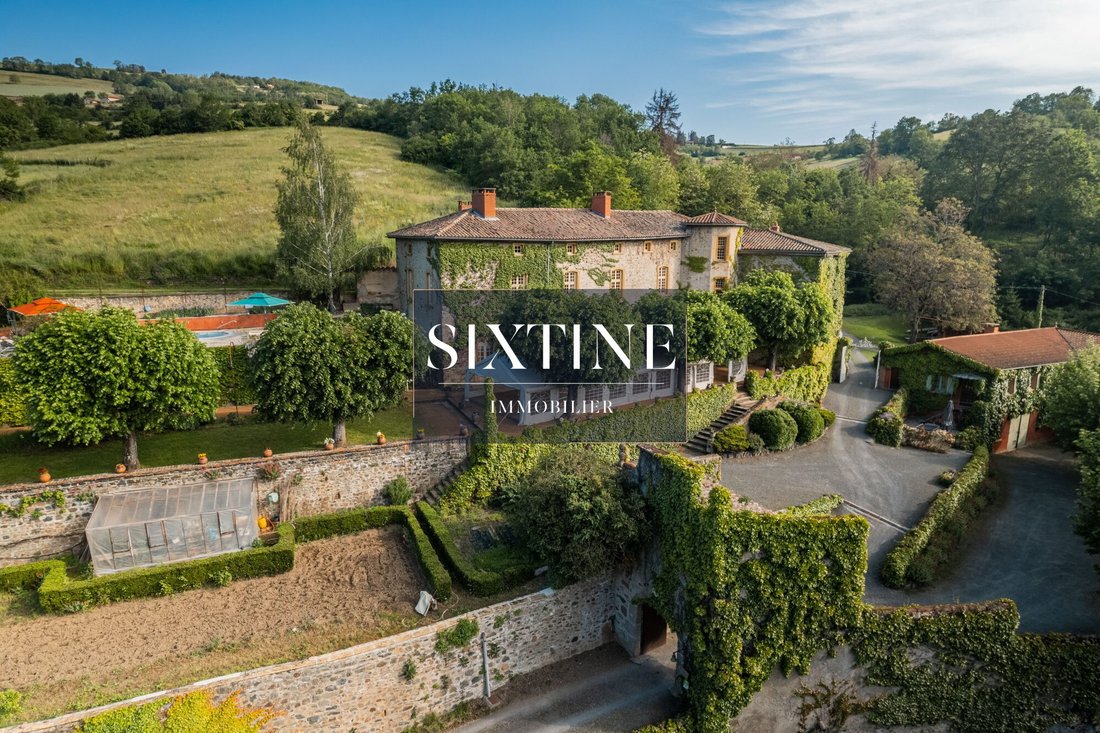 Château des Rêves Argentés: A 15th-Century Fortress Where History Whispers