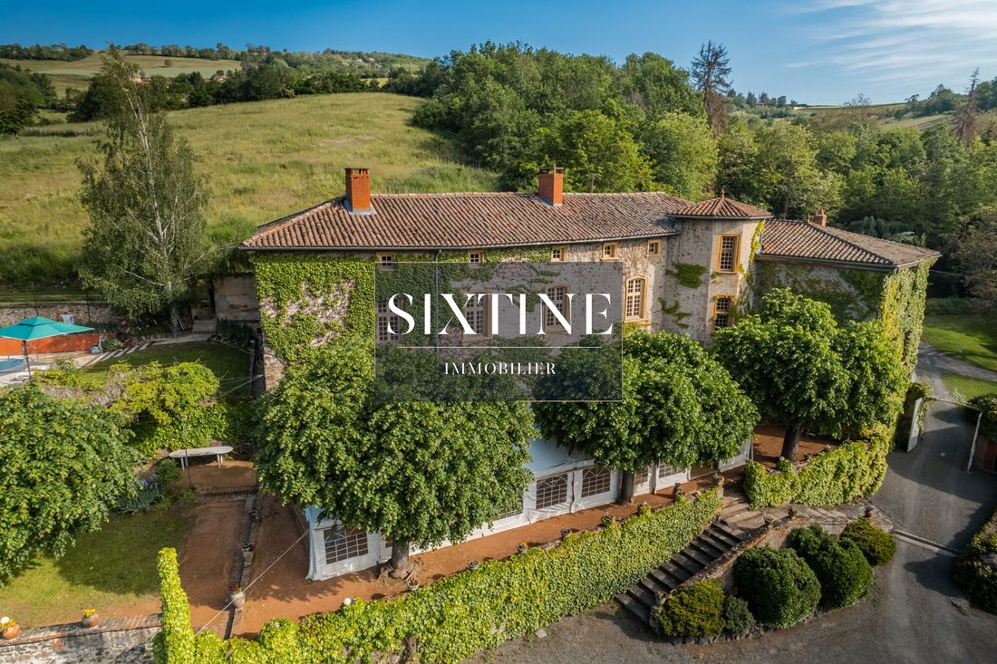 Château des Rêves Argentés: A 15th-Century Fortress Where History Whispers