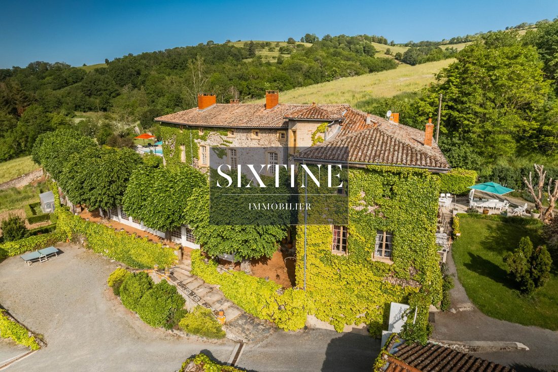 Château des Rêves Argentés: A 15th-Century Fortress Where History Whispers