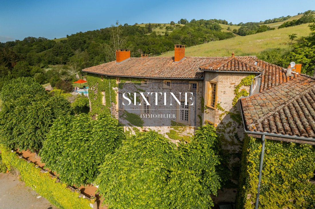 Château des Rêves Argentés: A 15th-Century Fortress Where History Whispers