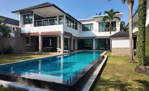 Villa in Kathu, Phuket, Thailand 1