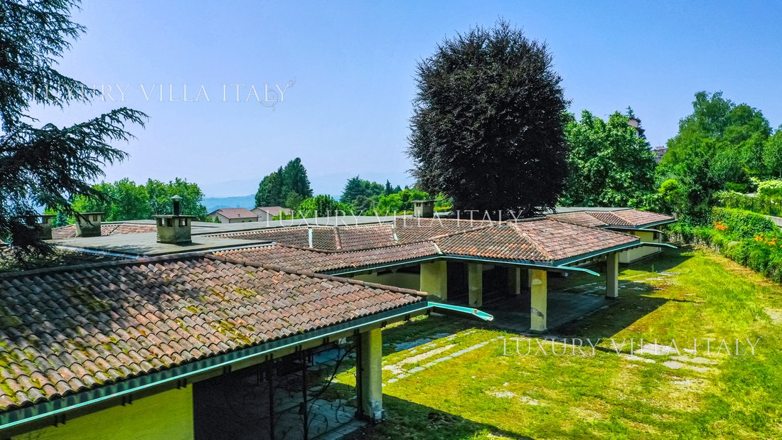 Villa in Barasso, Lombardy, Italy 3 - 15859031