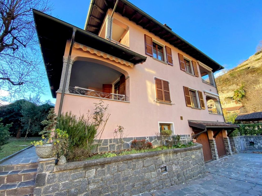 Villa in Porlezza, Lombardy, Italy 2 - 15857603