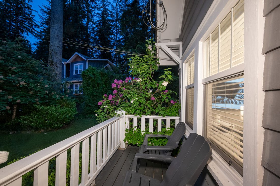 House in Anmore, British Columbia, Canada 2 - 15859248
